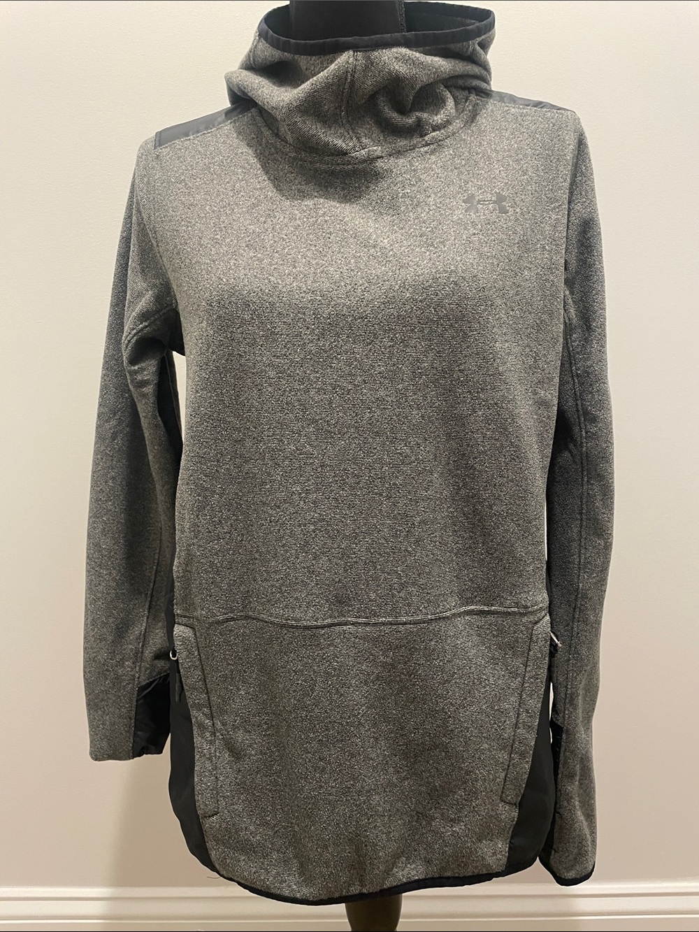 Under Armour Heather Gray Long Sleeve Pullover Hoodie
